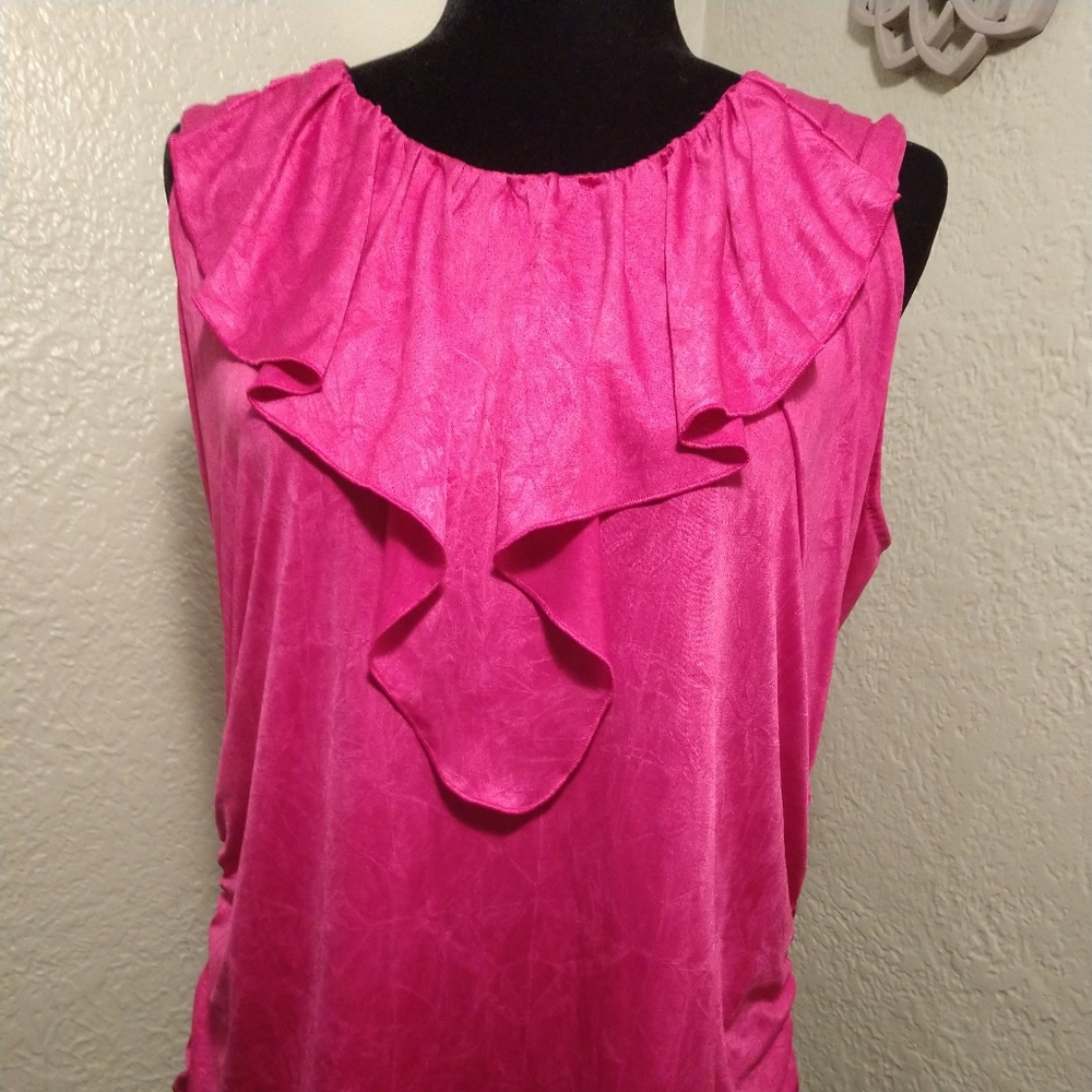 ☀️Sleeveless Magenta Top☀️